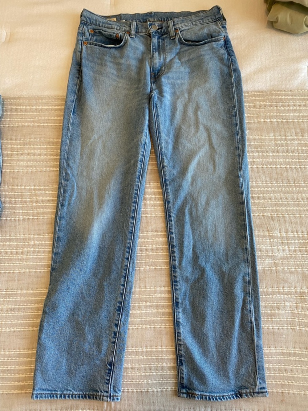 Levi's Men's Medium Blue Straight Jeans